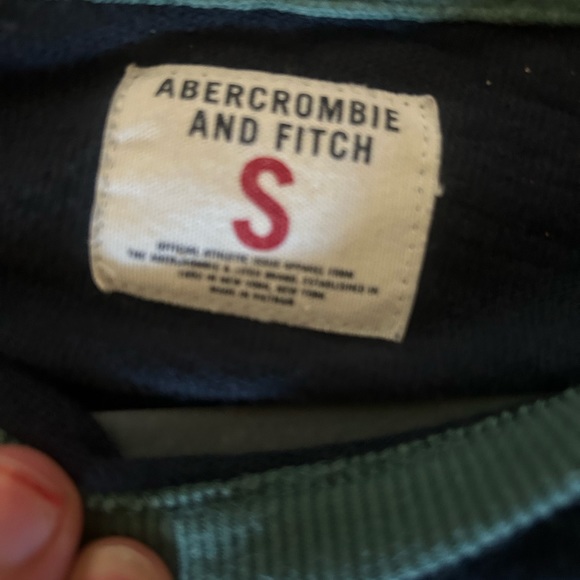 I am selling a kids size Ambercombie shirt with no stains and barely worn. - Picture 5 of 5